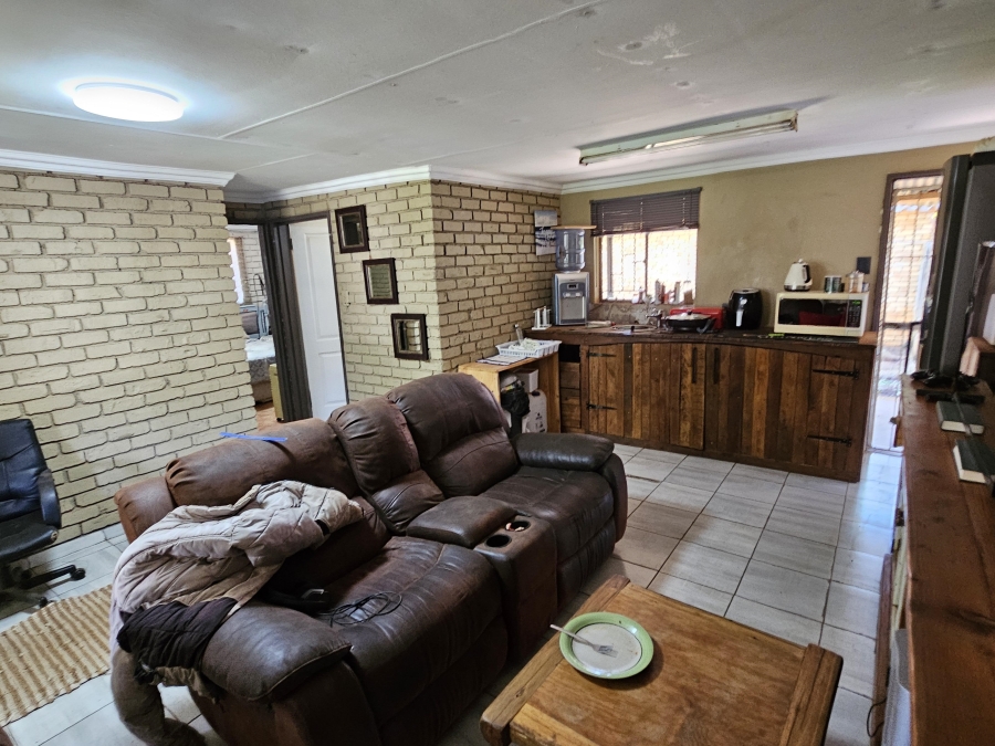 4 Bedroom Property for Sale in Vyfhoek A H North West